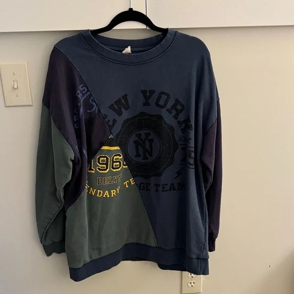 Urban Outfitters Blue and Green Graphic Long Sleeve Shirt - Picture 4 of 5